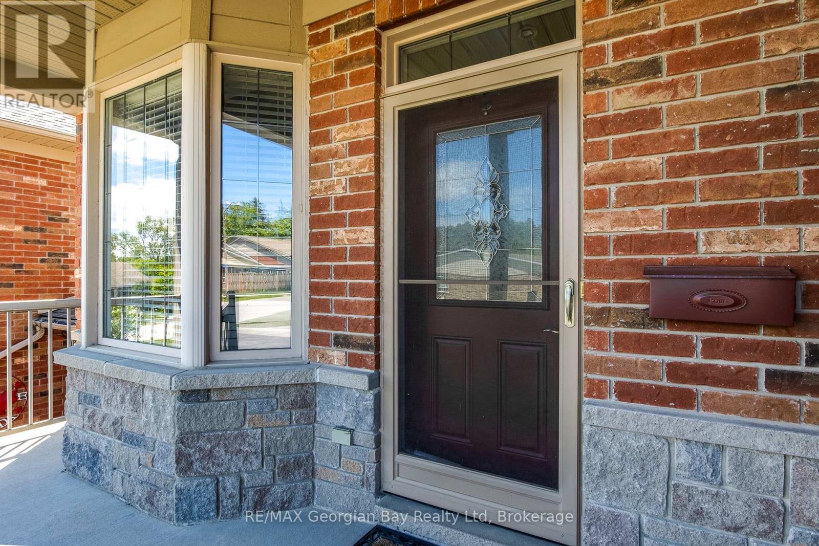 432 SHEWFELT CRESCENT - 40
