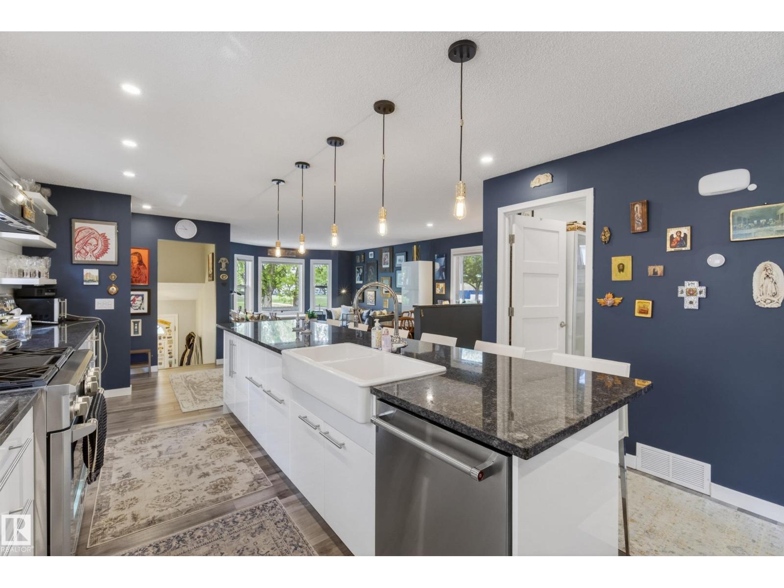 10869 94 ST NW - 11