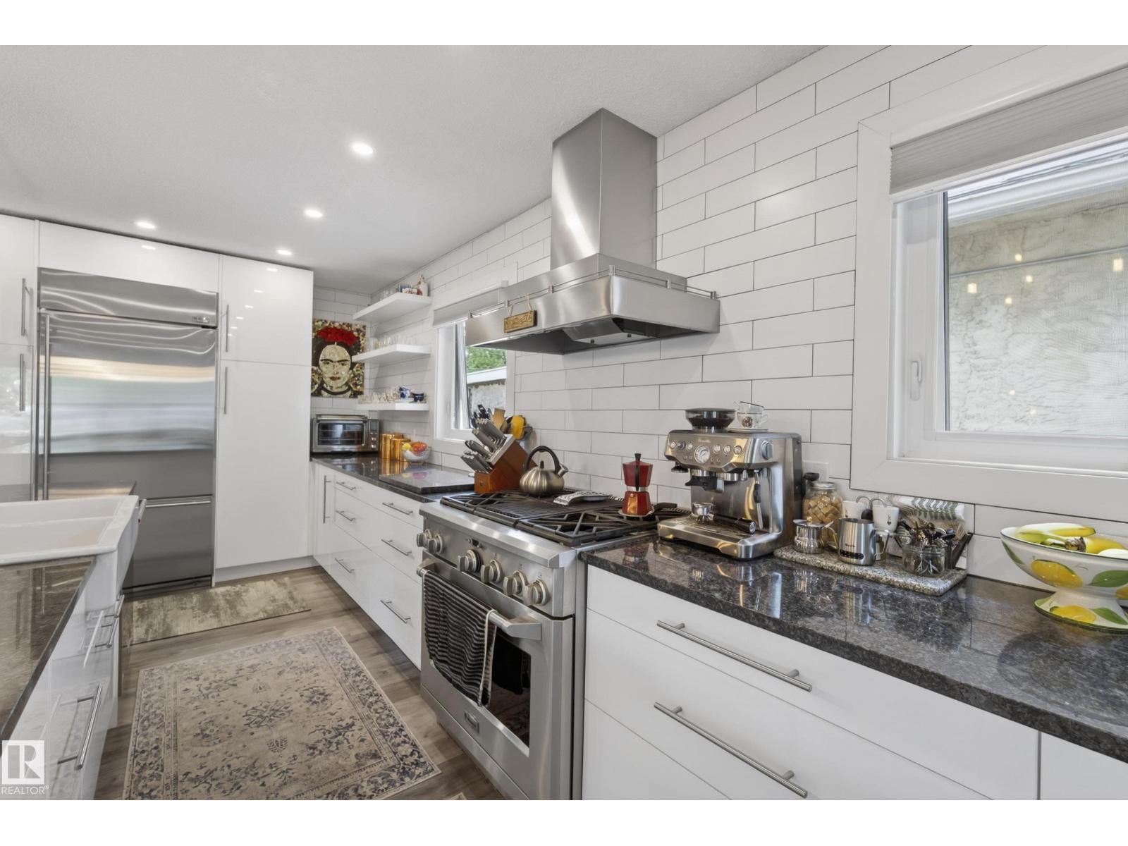10869 94 ST NW - 12