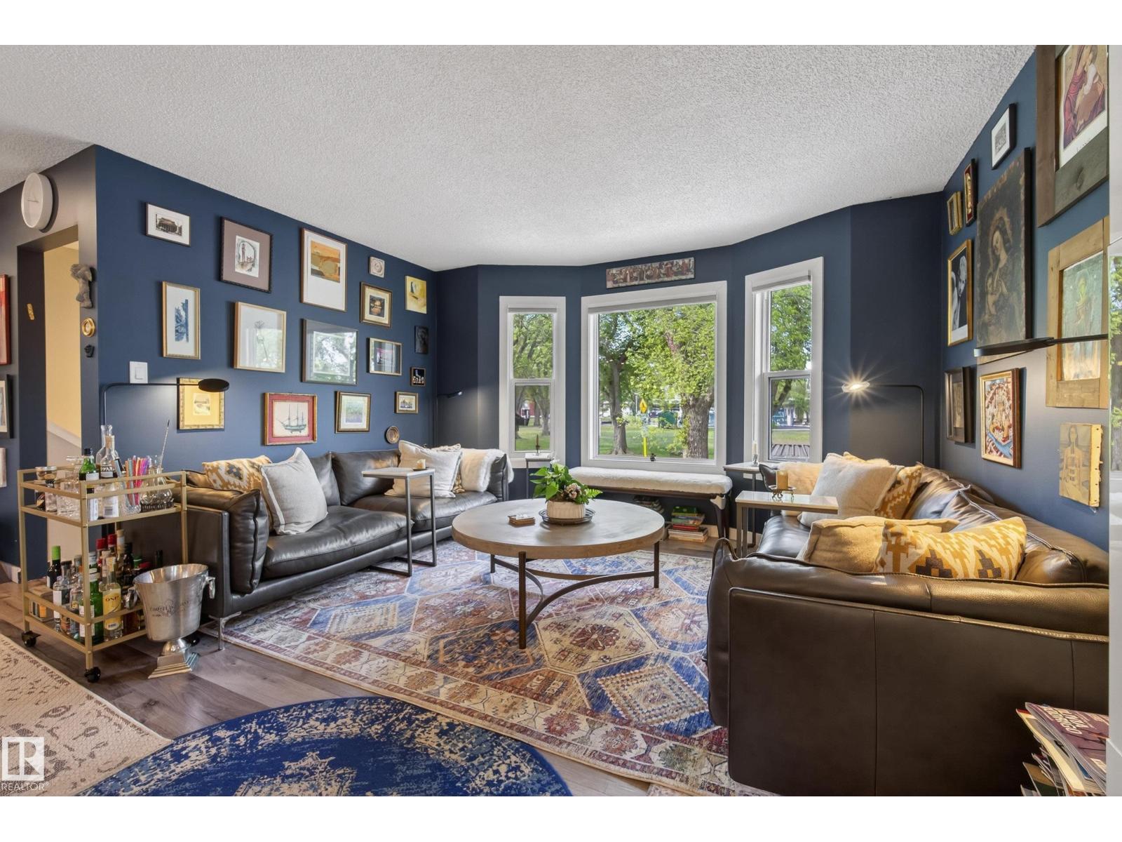 10869 94 ST NW - 18