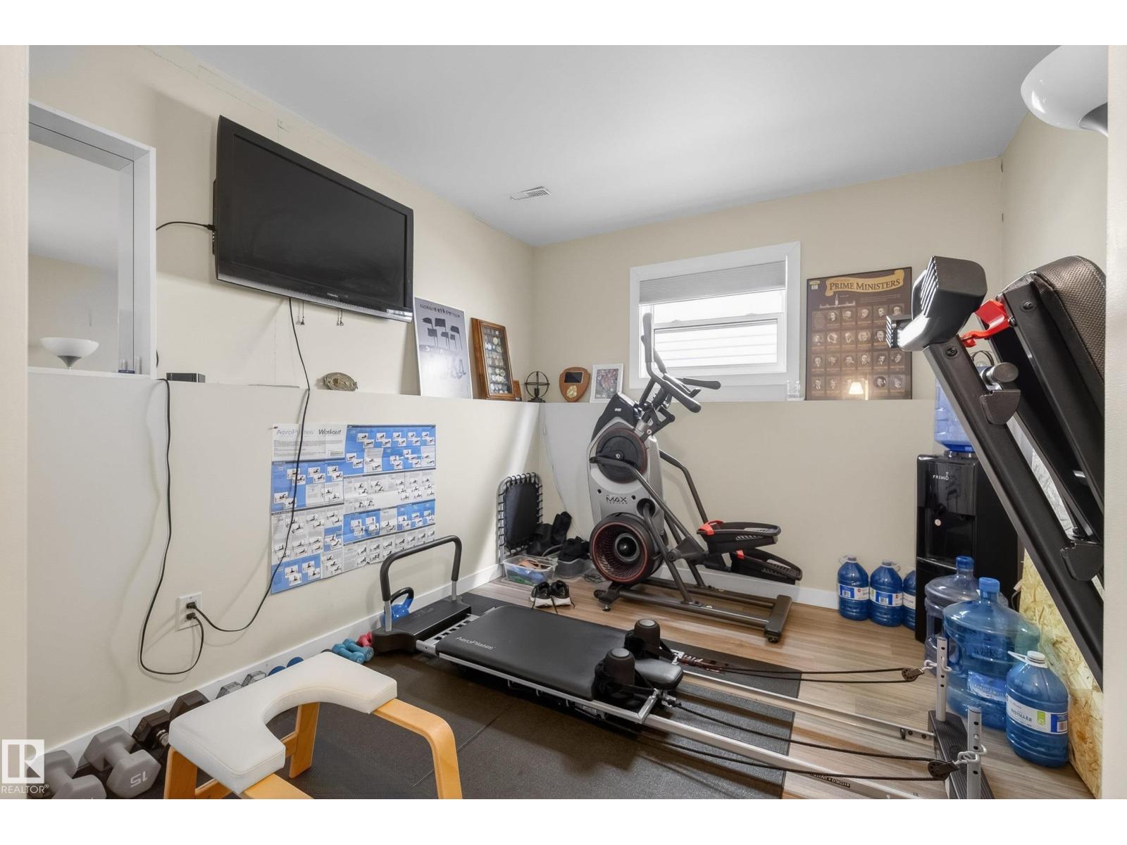 10869 94 ST NW - 32