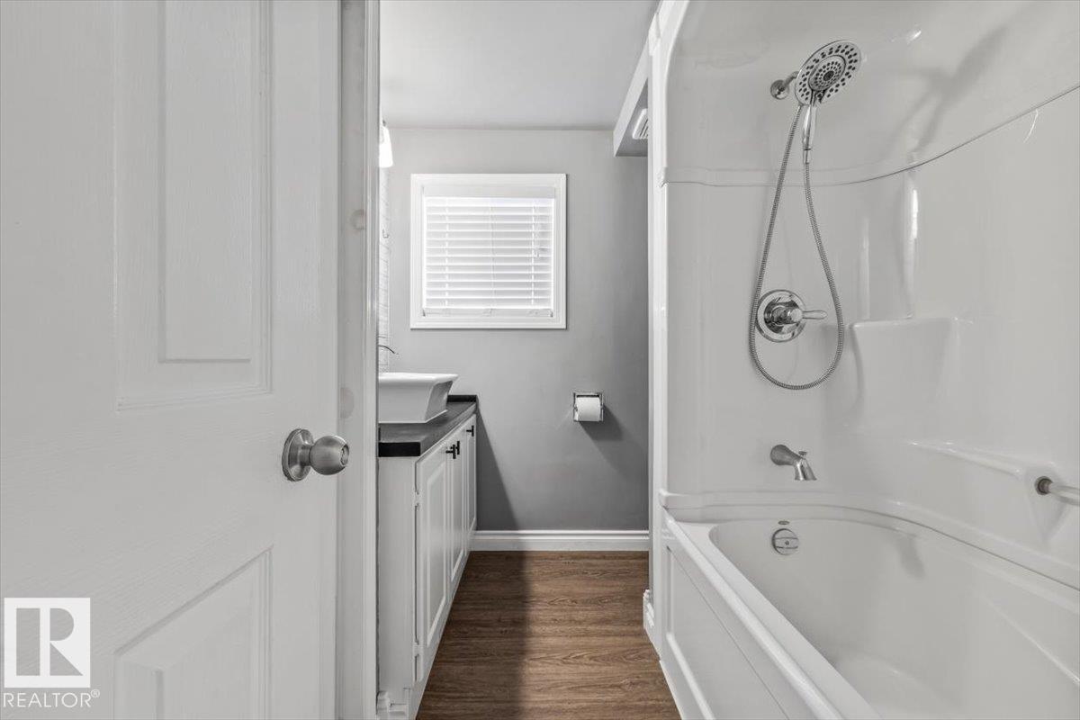 11910 95 ST NW - 22