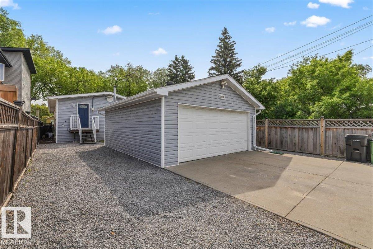 11910 95 ST NW - 28