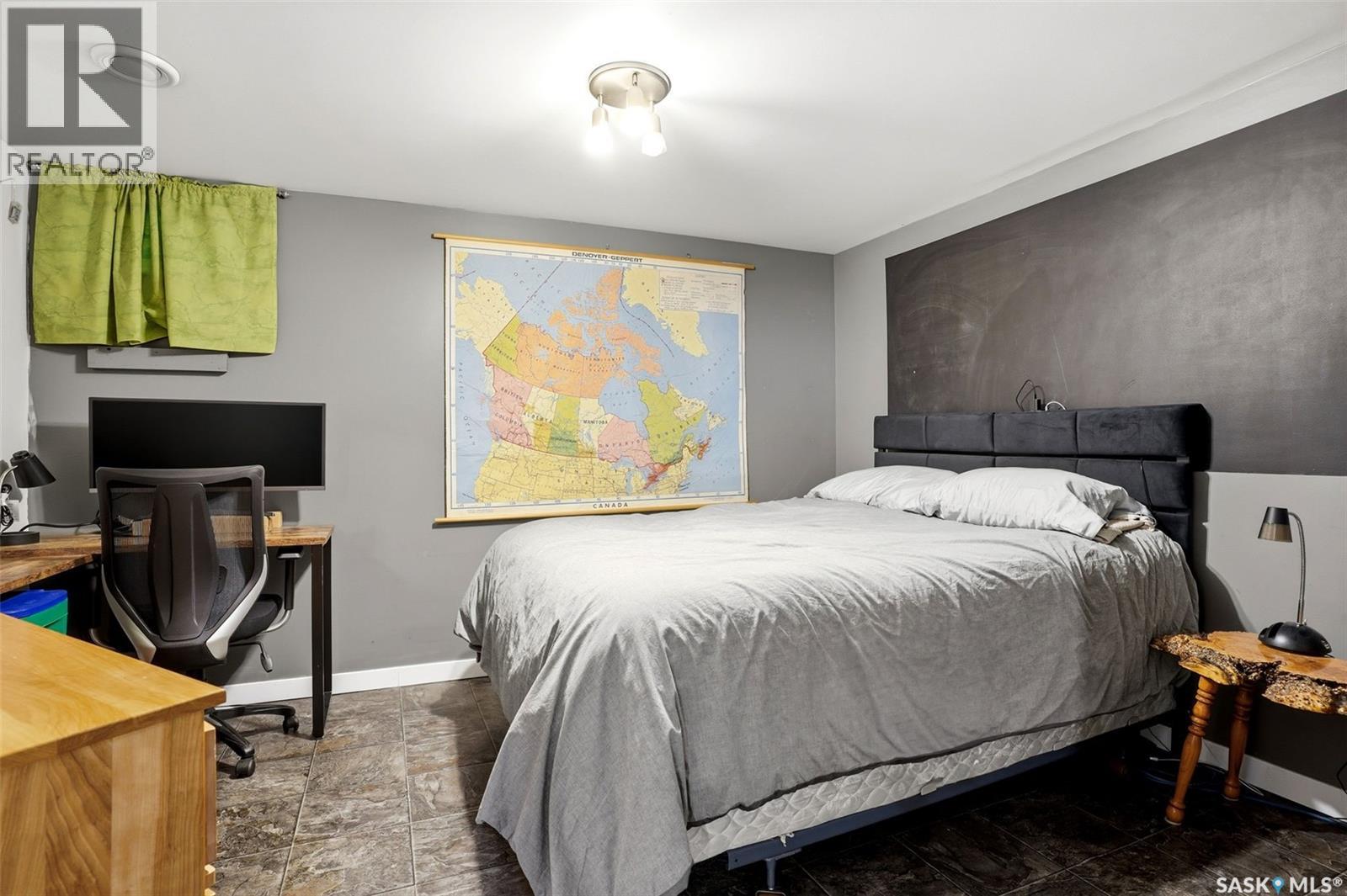810 Princess STREET - 27