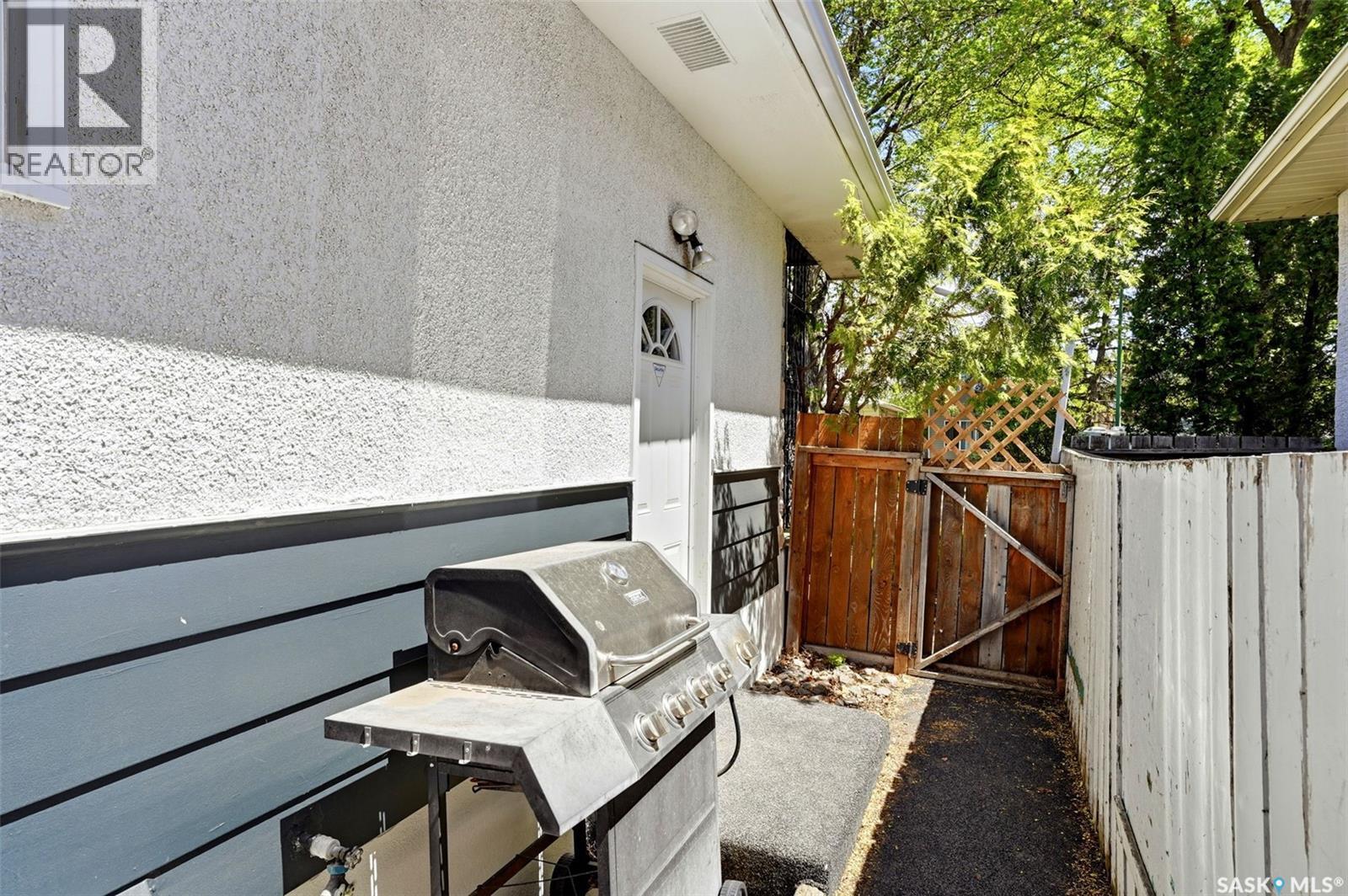 810 Princess STREET - 30