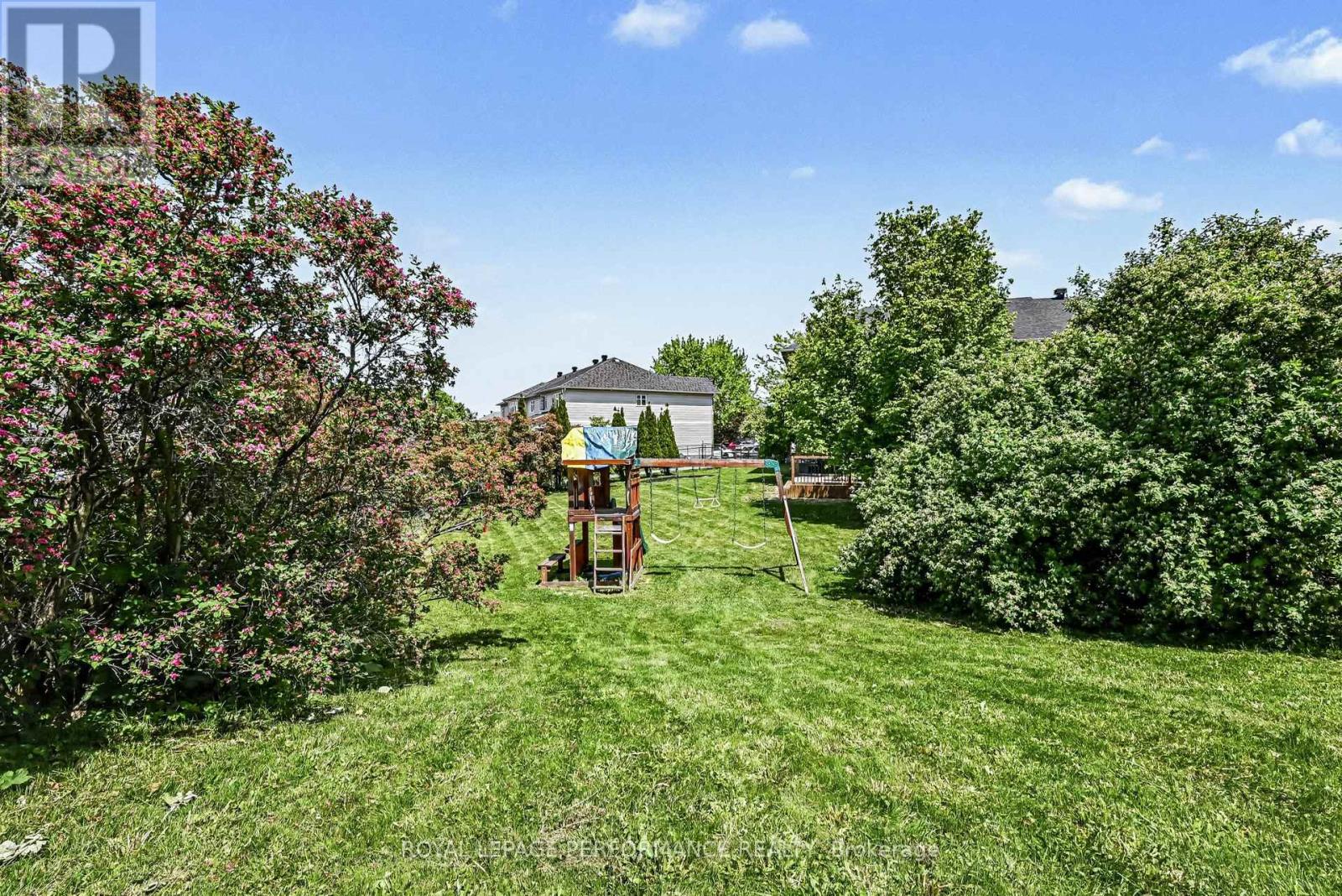 2052 BERGAMOT CIRCLE - 35