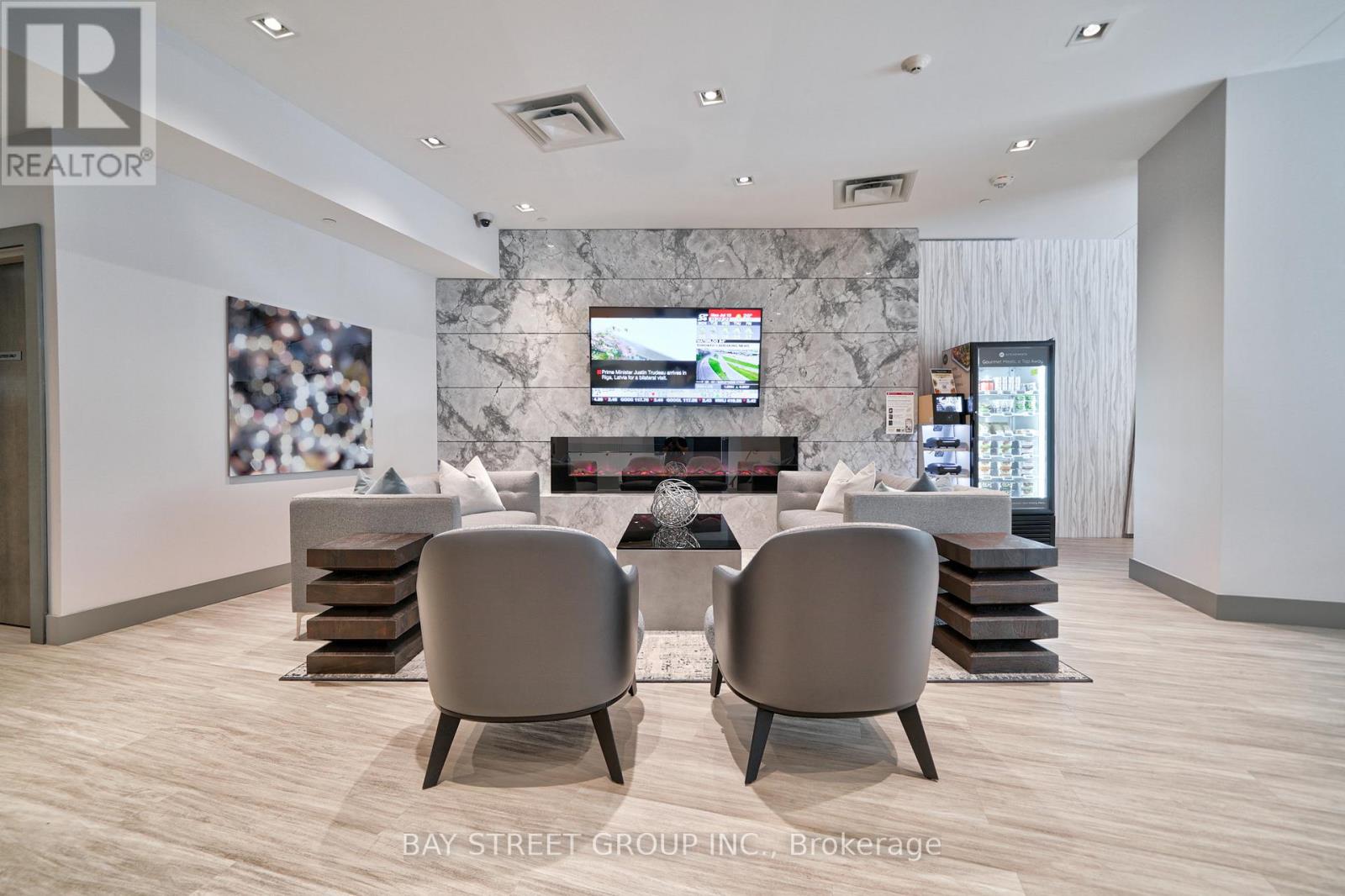 #905 181 BEDFORD ROAD - 15