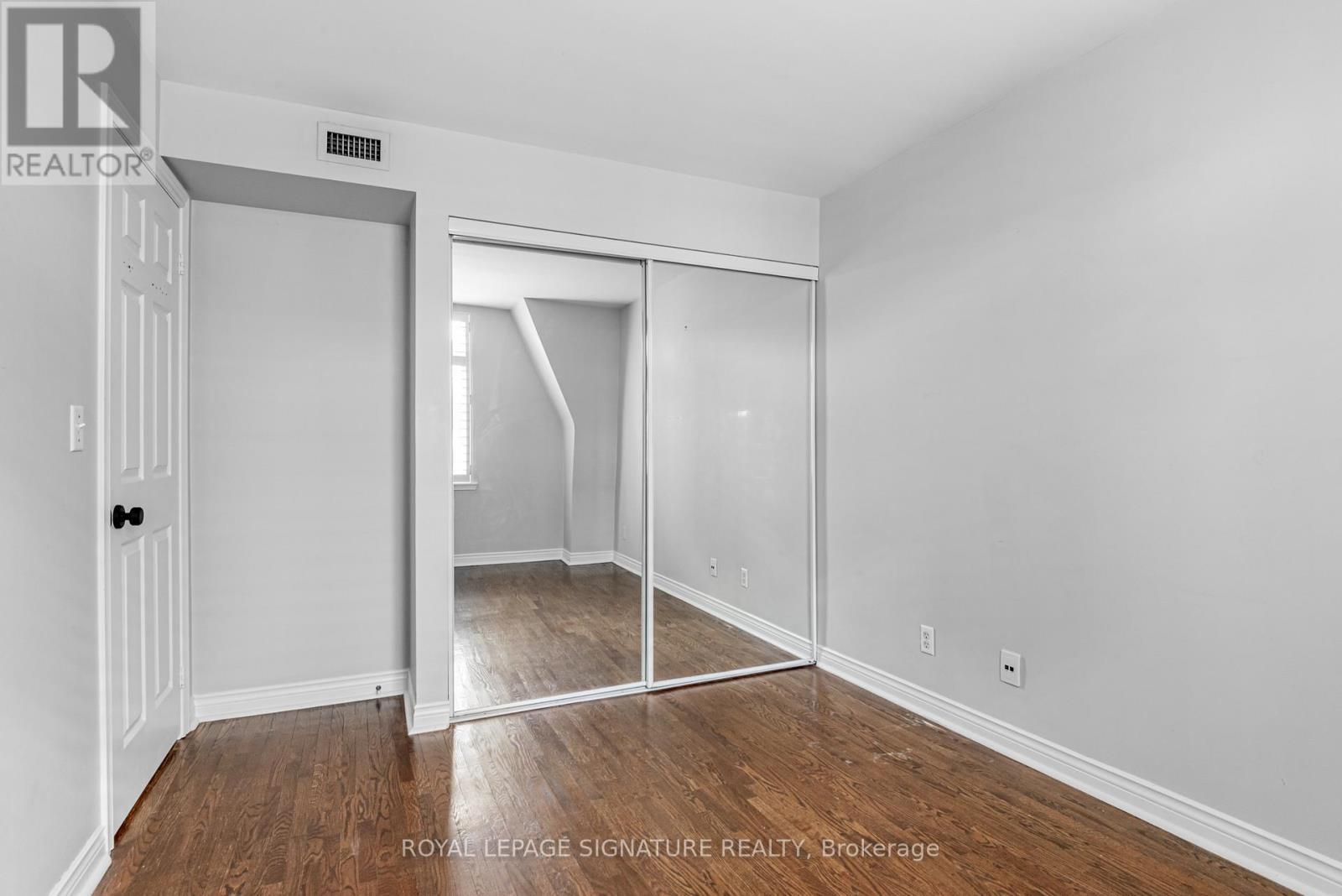 23 - 100 REDPATH AVENUE