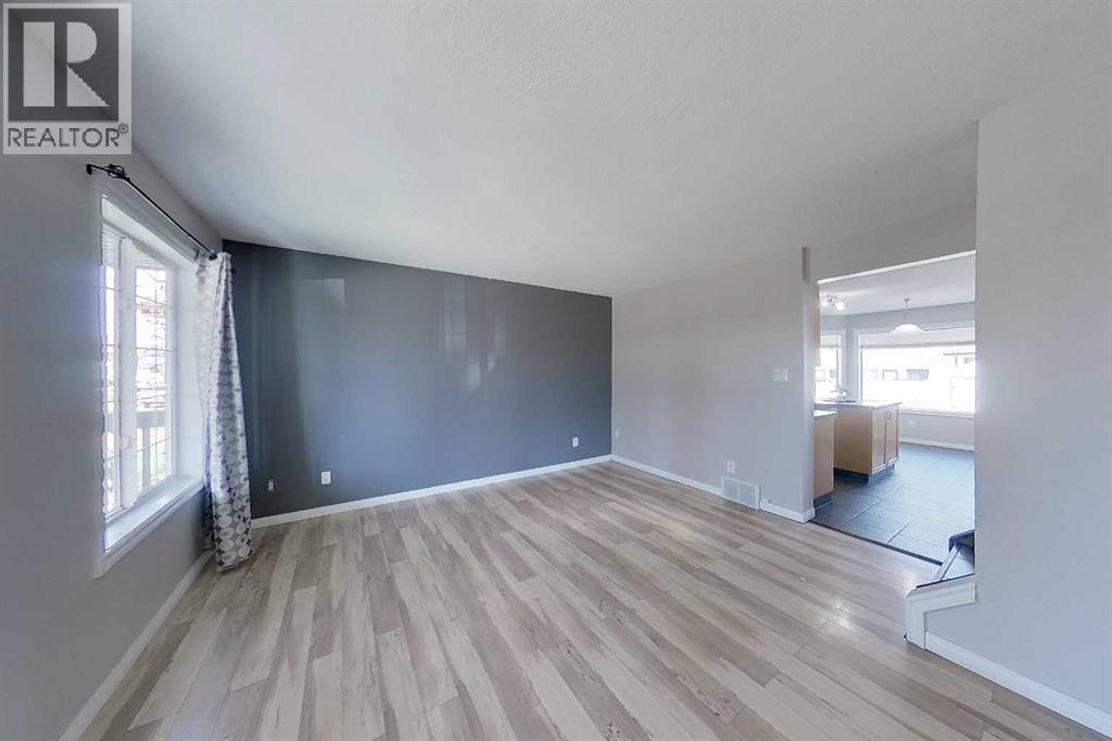 708 8 Avenue SW - photo 2