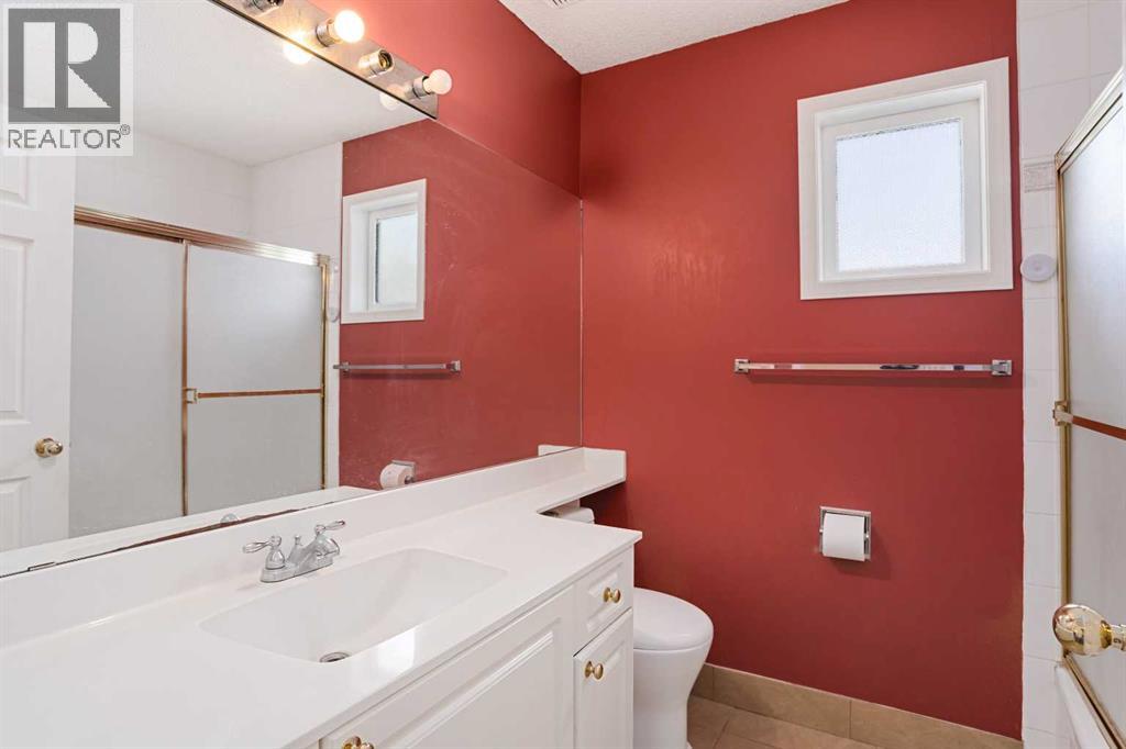 218 15 Avenue NW - 25