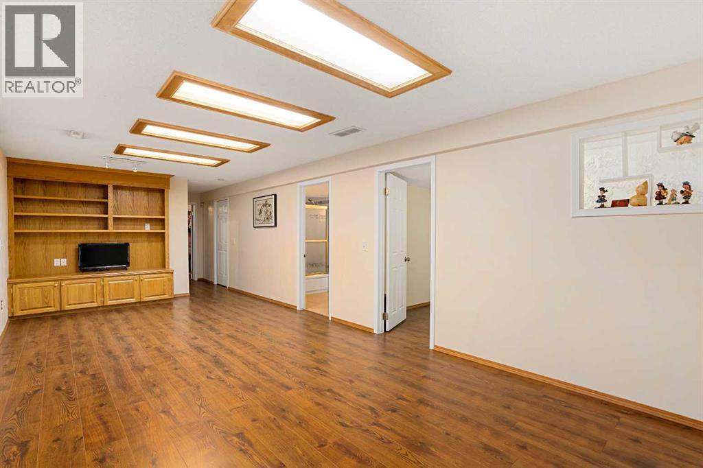 218 15 Avenue NW - 17