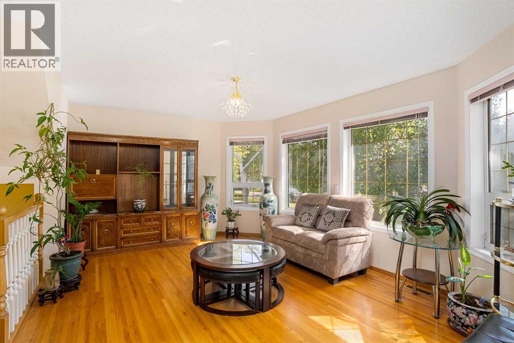218 15 Avenue NW - 5
