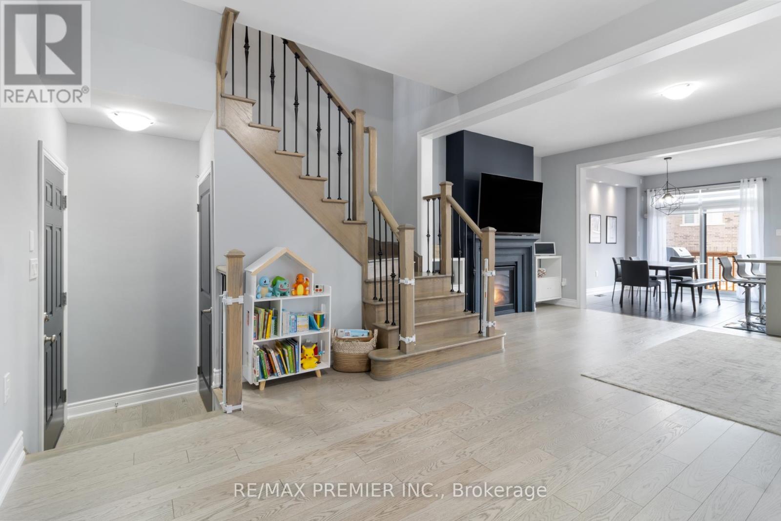 230 CRANBROOK CRESCENT - 10