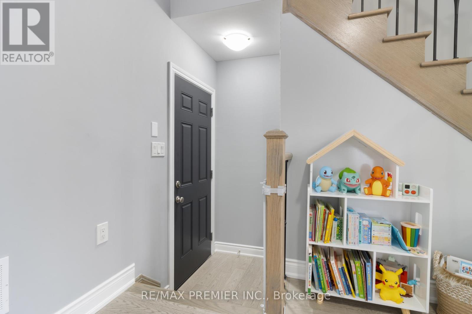 230 CRANBROOK CRESCENT - 11