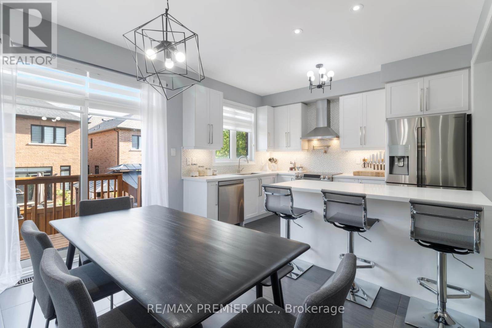 230 CRANBROOK CRESCENT - 22