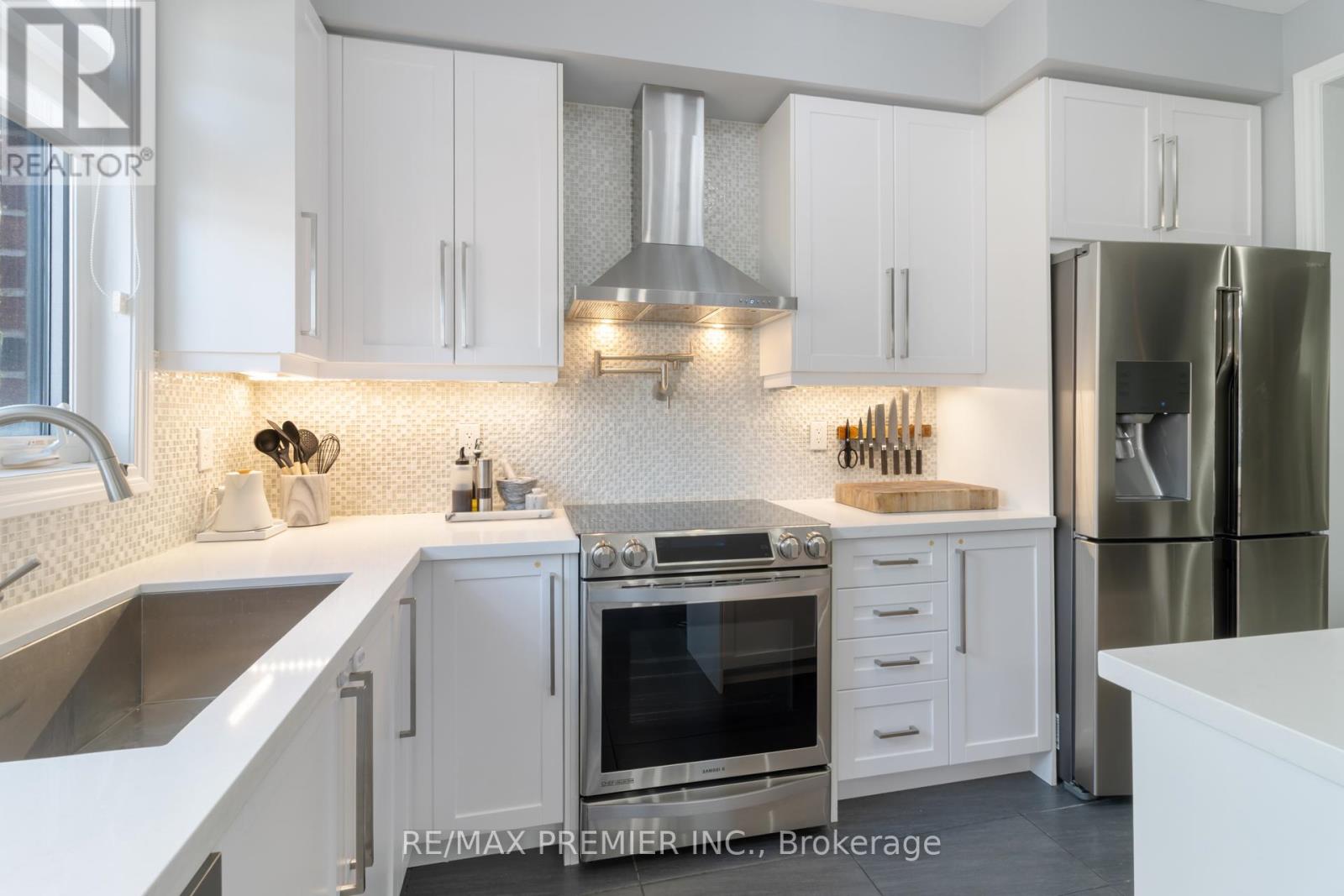230 CRANBROOK CRESCENT - 26