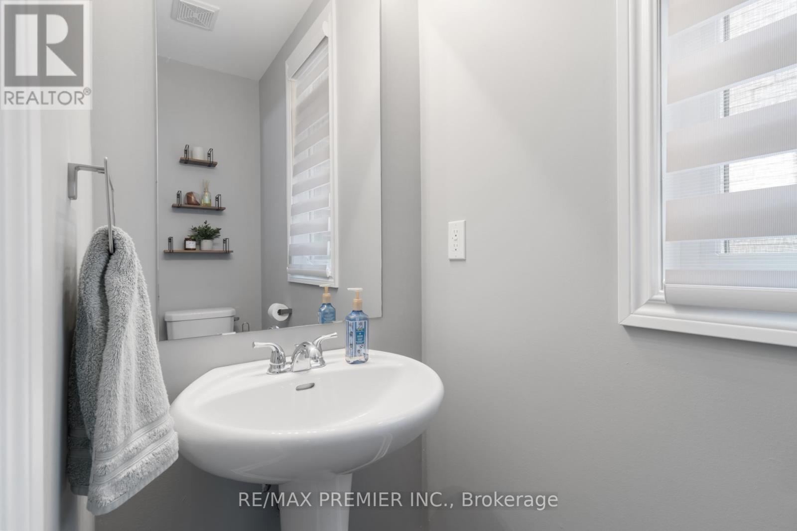230 CRANBROOK CRESCENT - 7