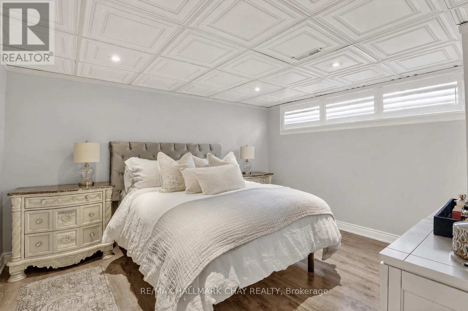 LOWER UNIT - 46 ESSA ROAD