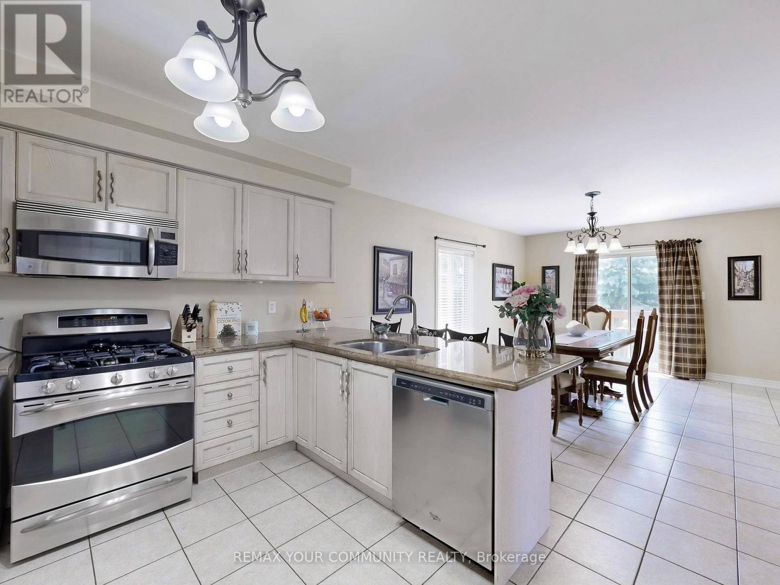 24 CACHET HILL CRESCENT - 13