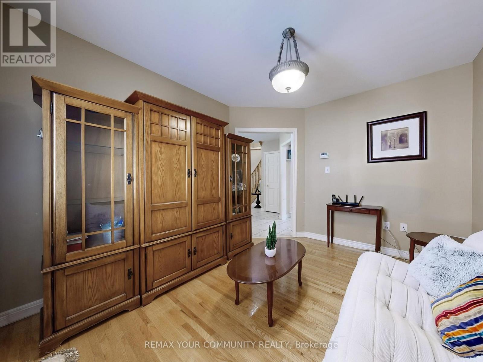 24 CACHET HILL CRESCENT - 20