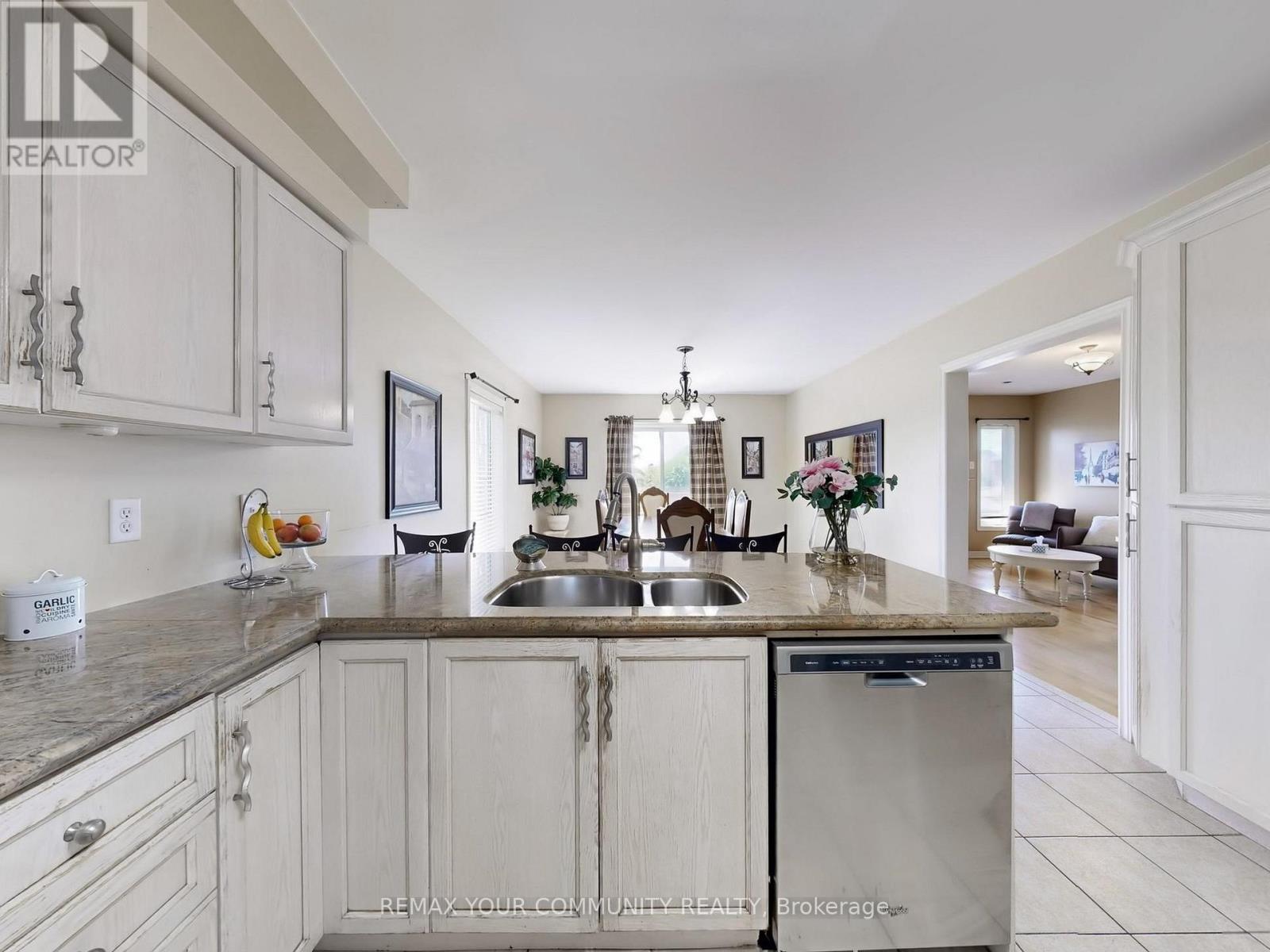 24 CACHET HILL CRESCENT - 17