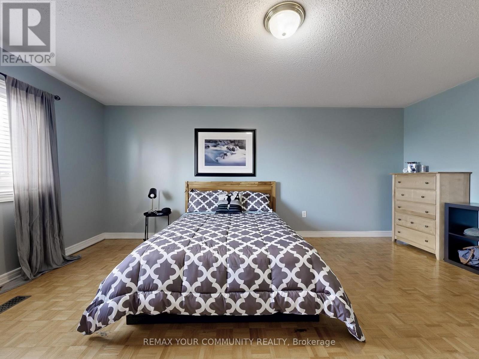 24 CACHET HILL CRESCENT - 29