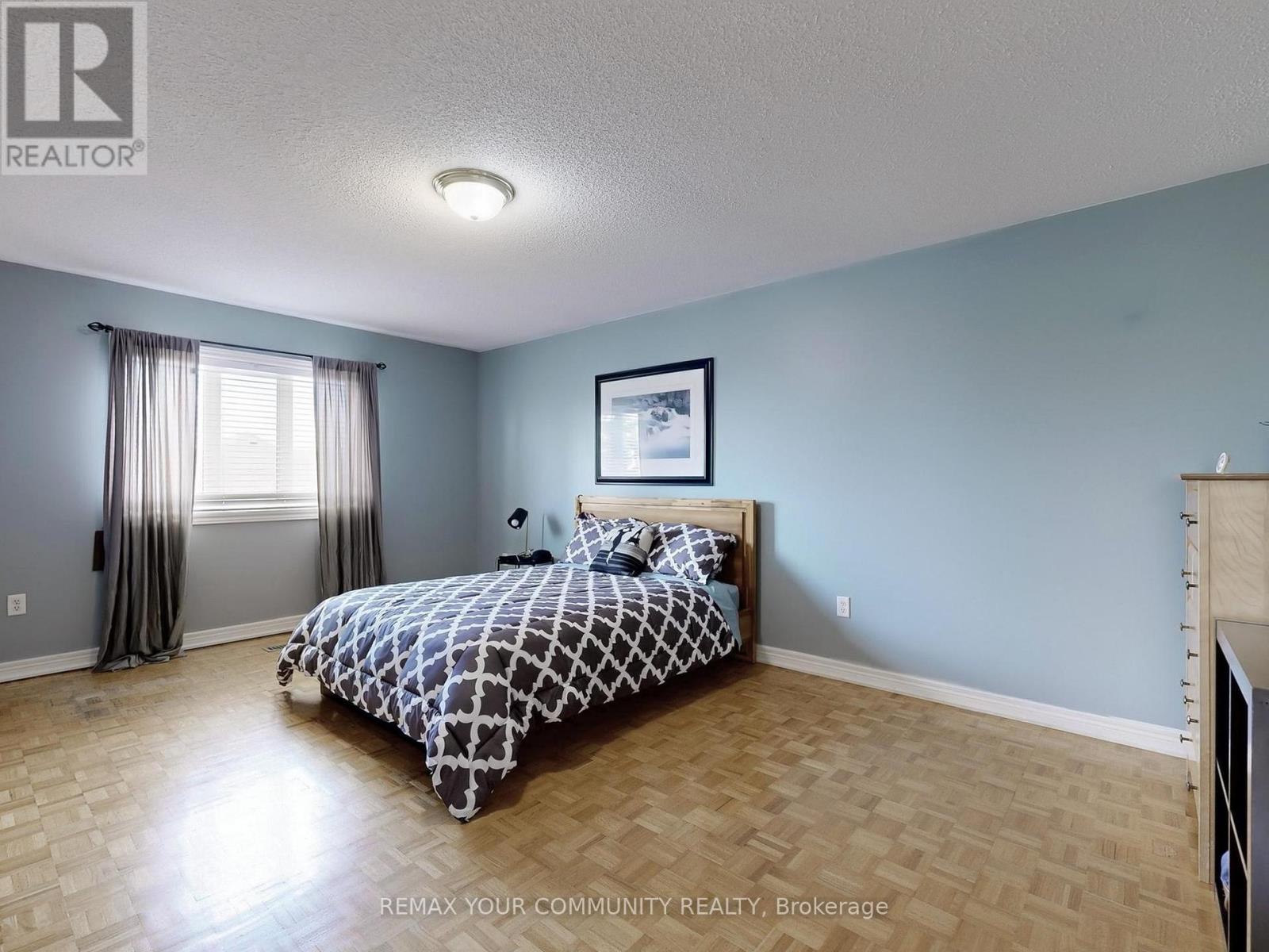 24 CACHET HILL CRESCENT - 28