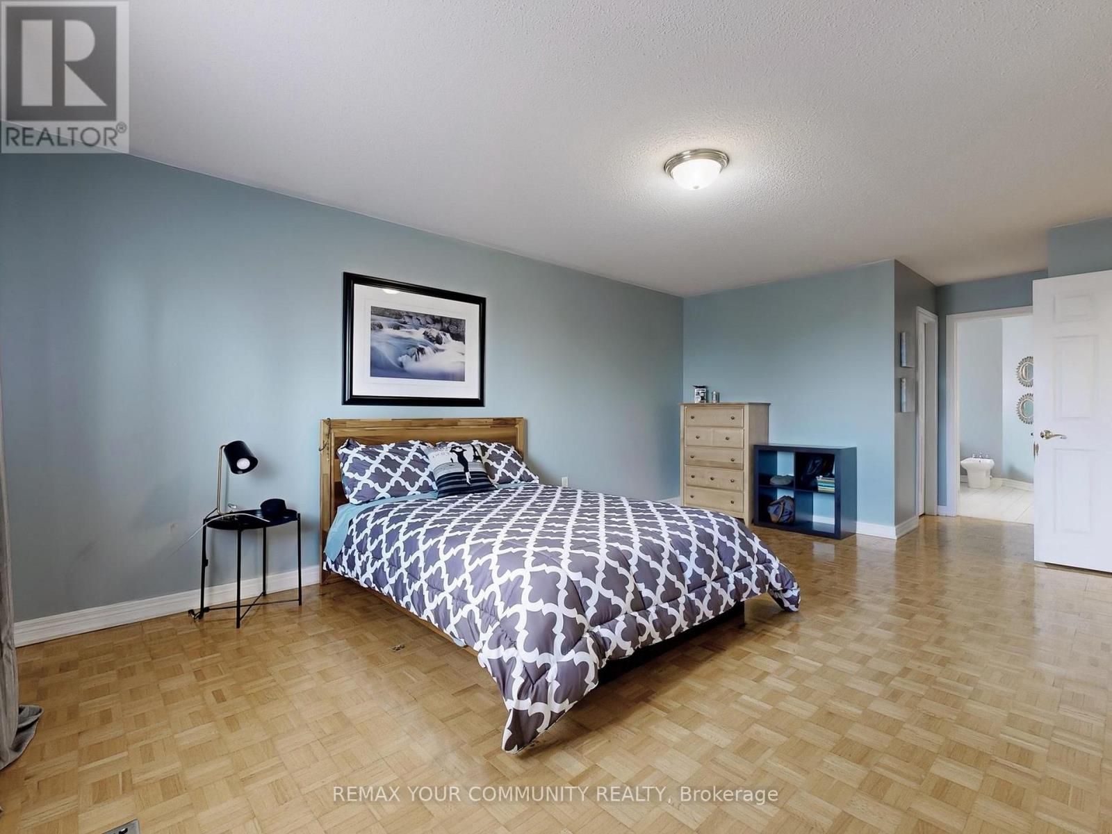 24 CACHET HILL CRESCENT - 30