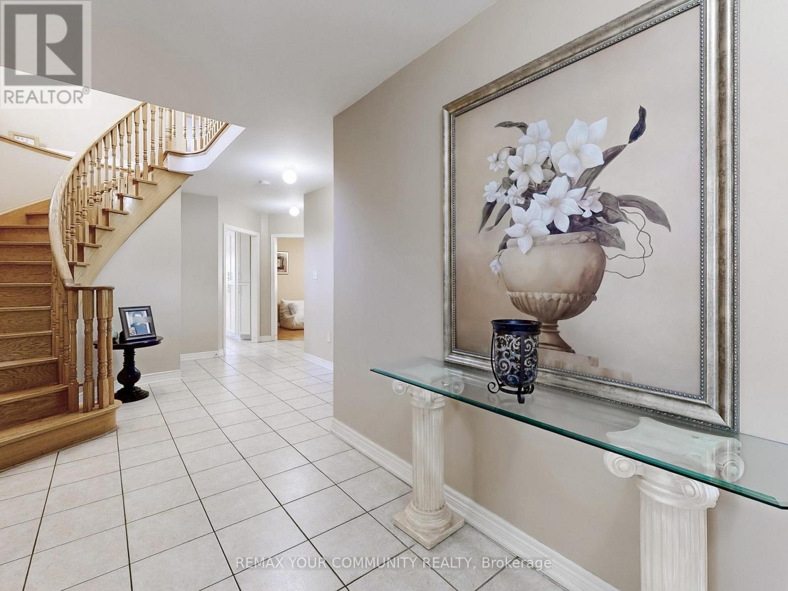 24 CACHET HILL CRESCENT - 25
