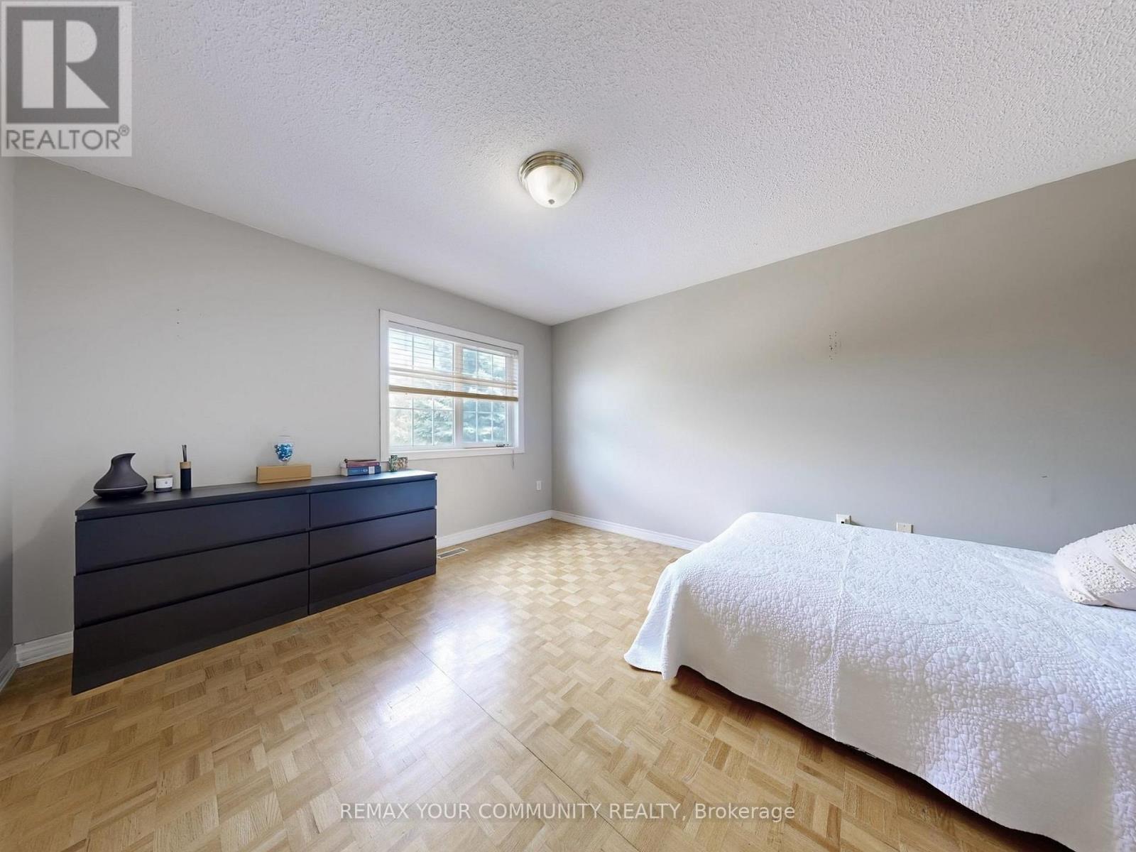 24 CACHET HILL CRESCENT - 33