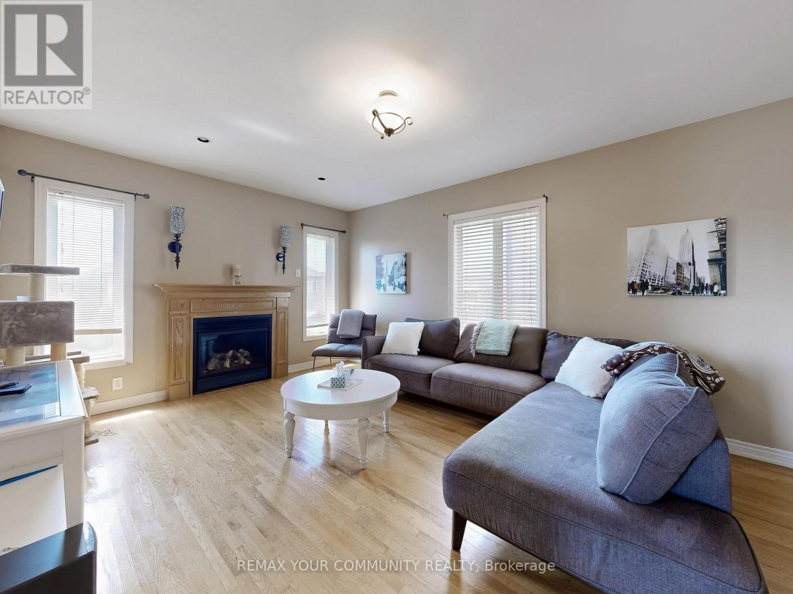 24 CACHET HILL CRESCENT - 4