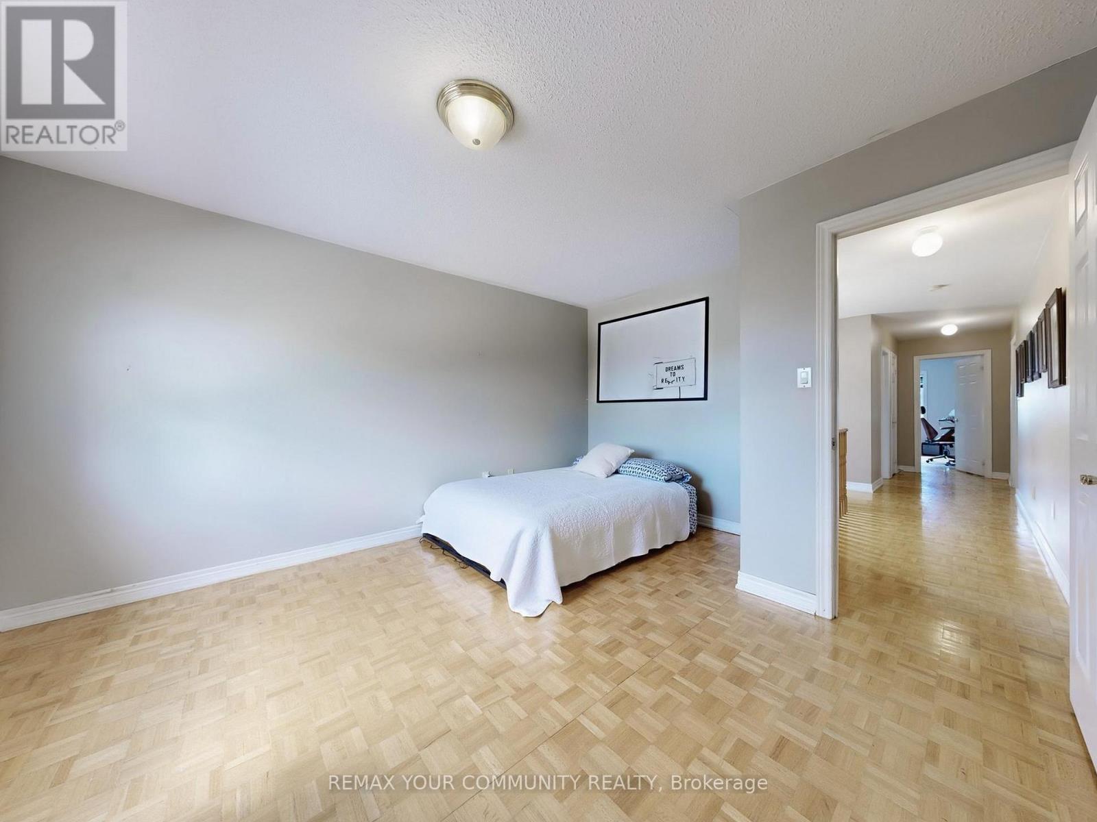 24 CACHET HILL CRESCENT - 34