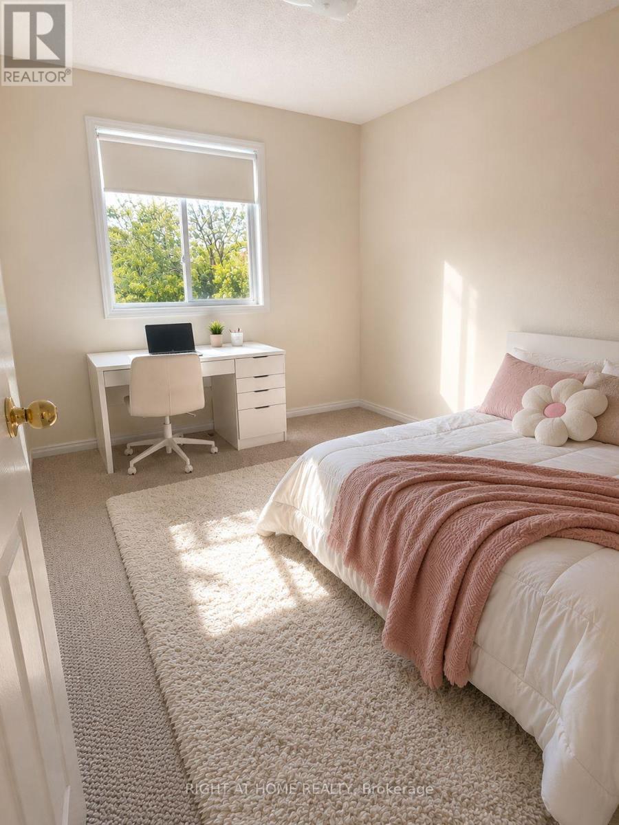 142 LILIBET CRESCENT E - 18