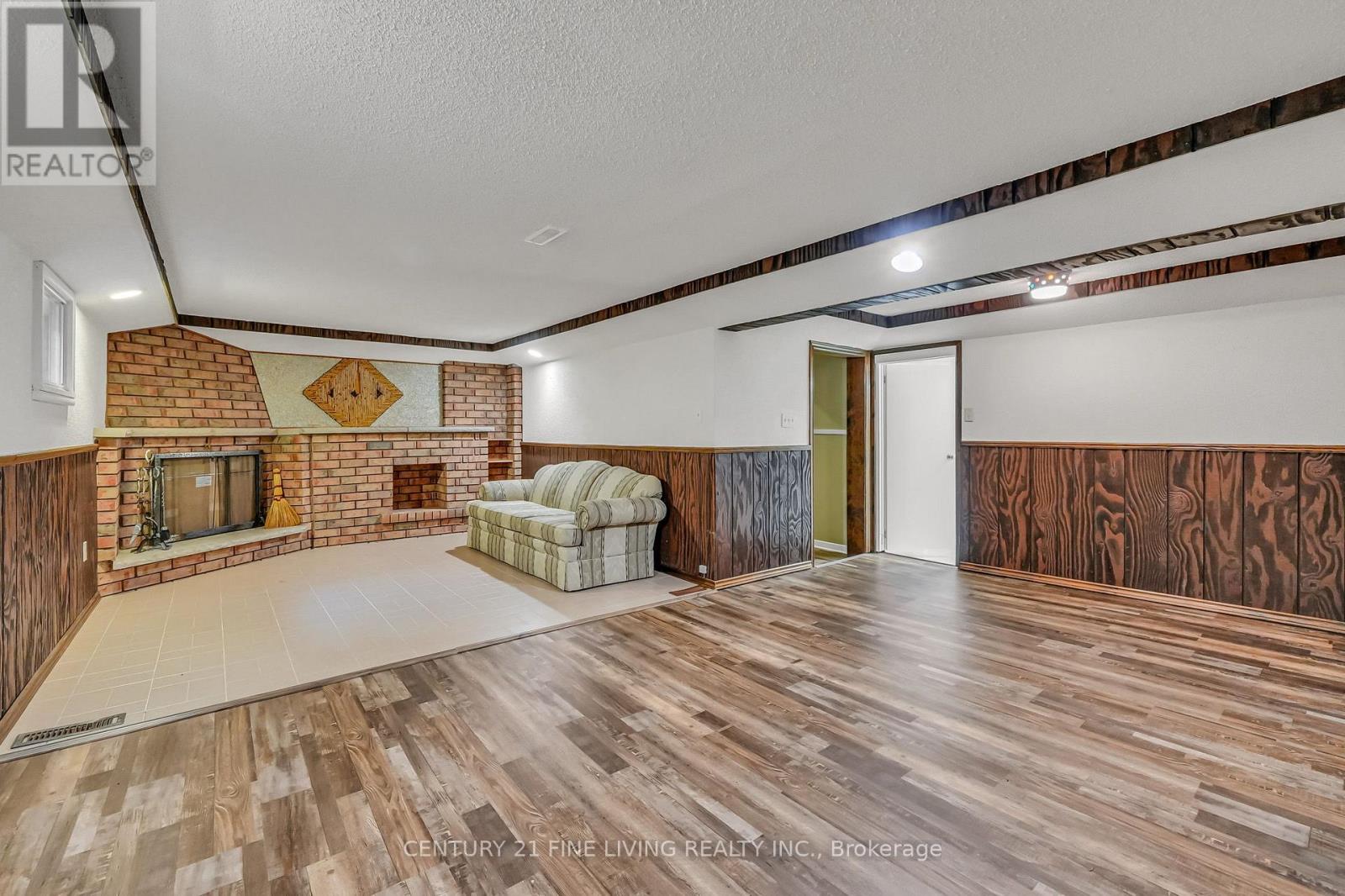 6038 FEATHERHEAD CRESCENT - 34