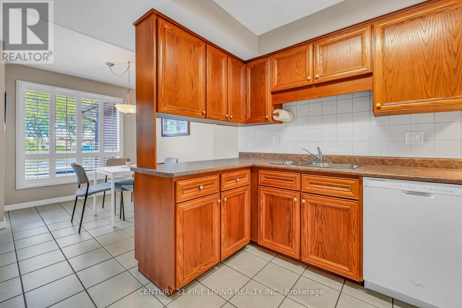 6038 FEATHERHEAD CRESCENT - 6