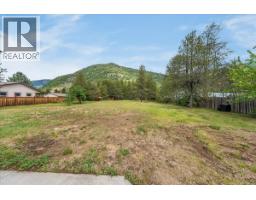 816 Columbia Road, Castlegar, BC V1N4K6 Photo 42
