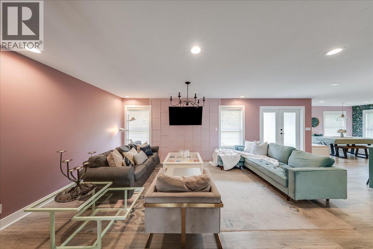 816 COLUMBIA Road - 12