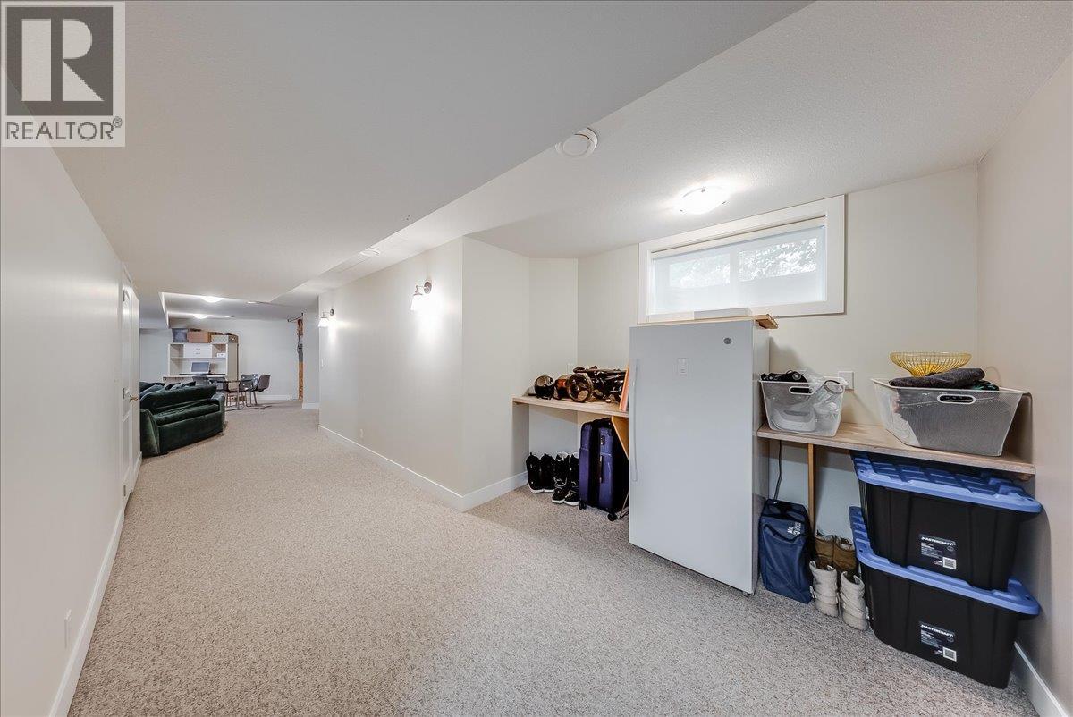 816 COLUMBIA Road - 34