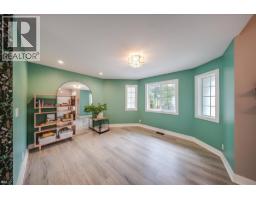 Full bathroom - 816 Columbia Road, Castlegar, BC V1N4K6 Photo 15