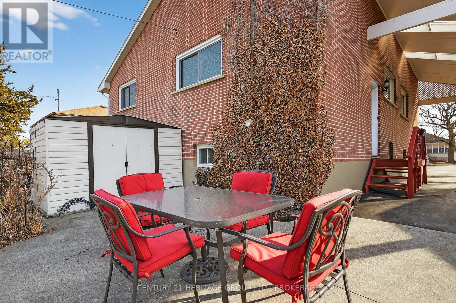 20 OAKRIDGE AVENUE - 13