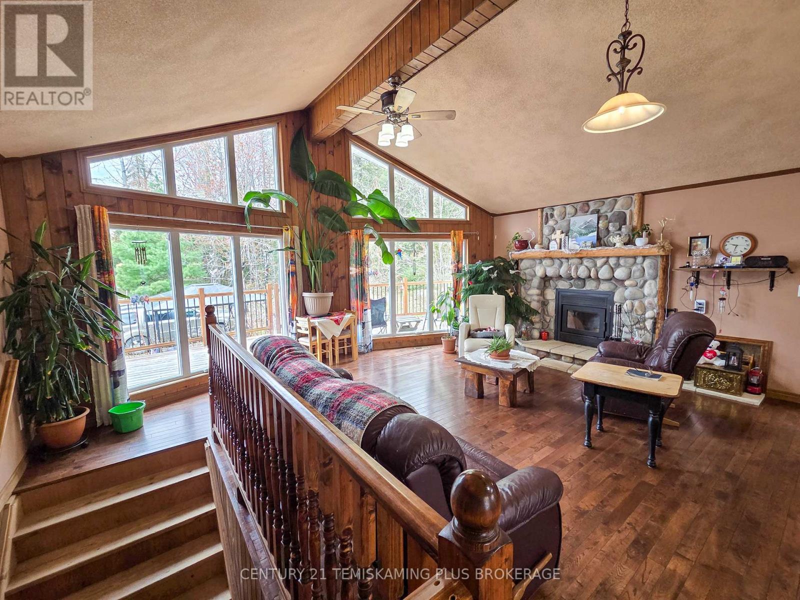 488011 CHAMBERLAIN 6 ROAD - 12