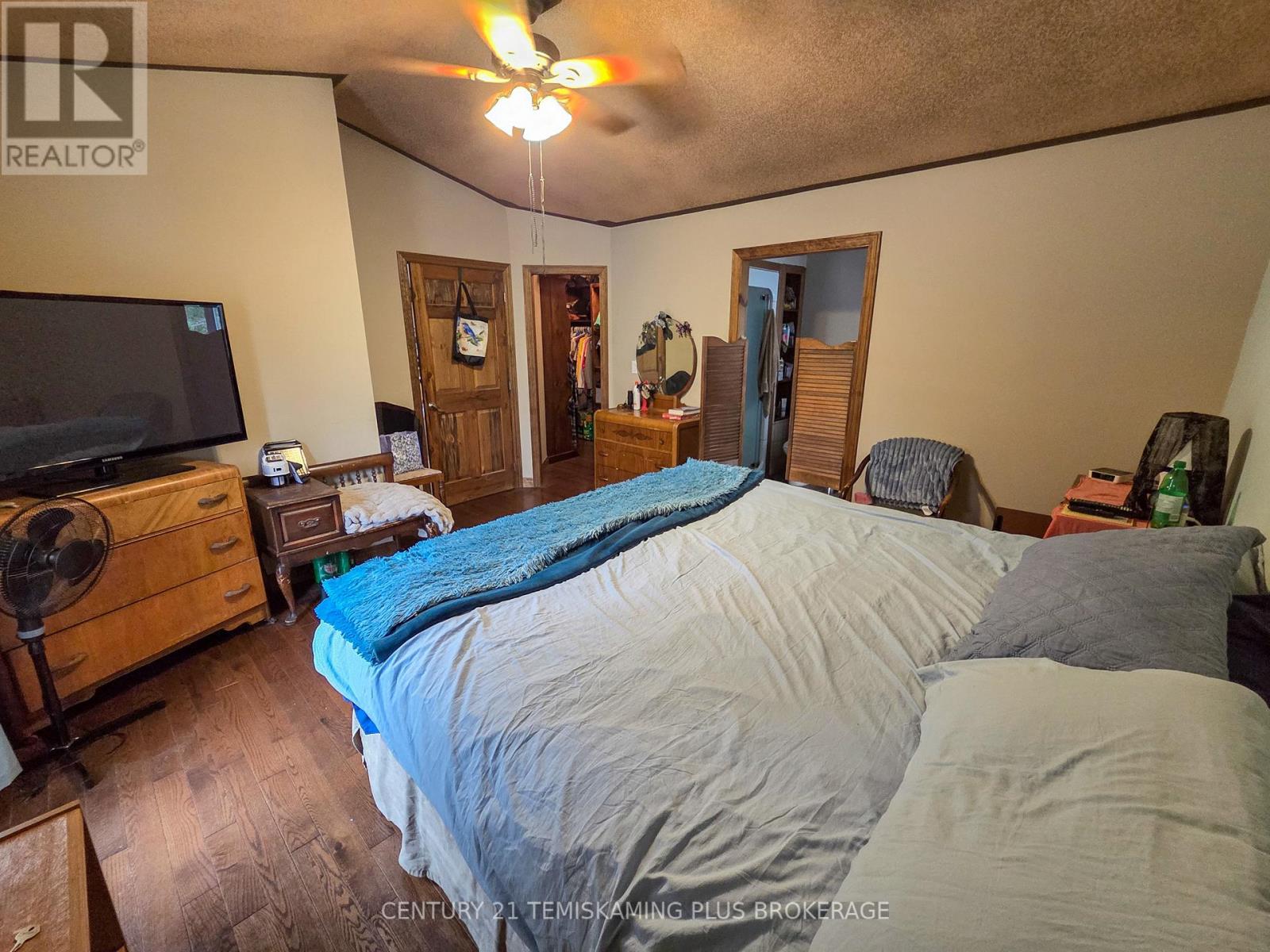 488011 CHAMBERLAIN 6 ROAD - 14