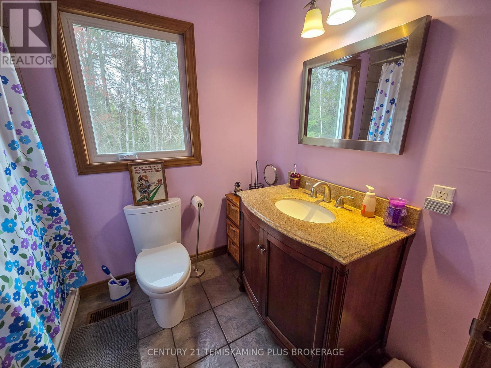 488011 CHAMBERLAIN 6 ROAD - 22