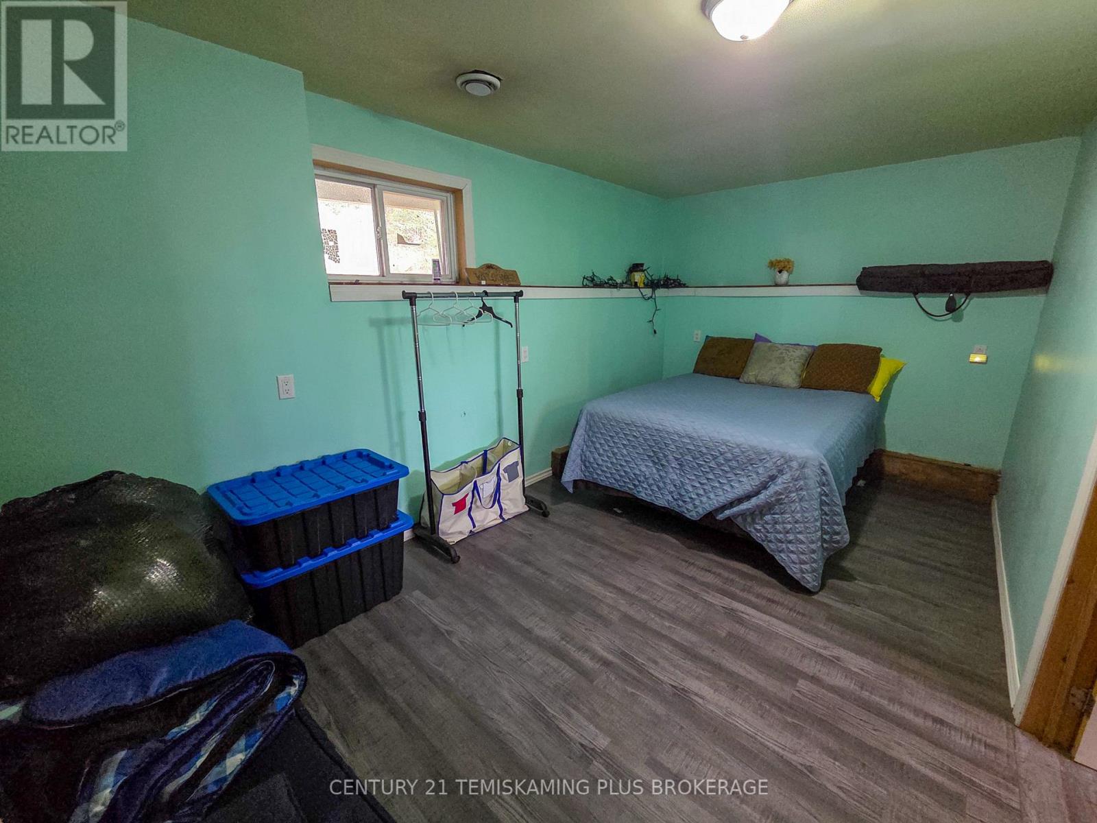 488011 CHAMBERLAIN 6 ROAD - 31