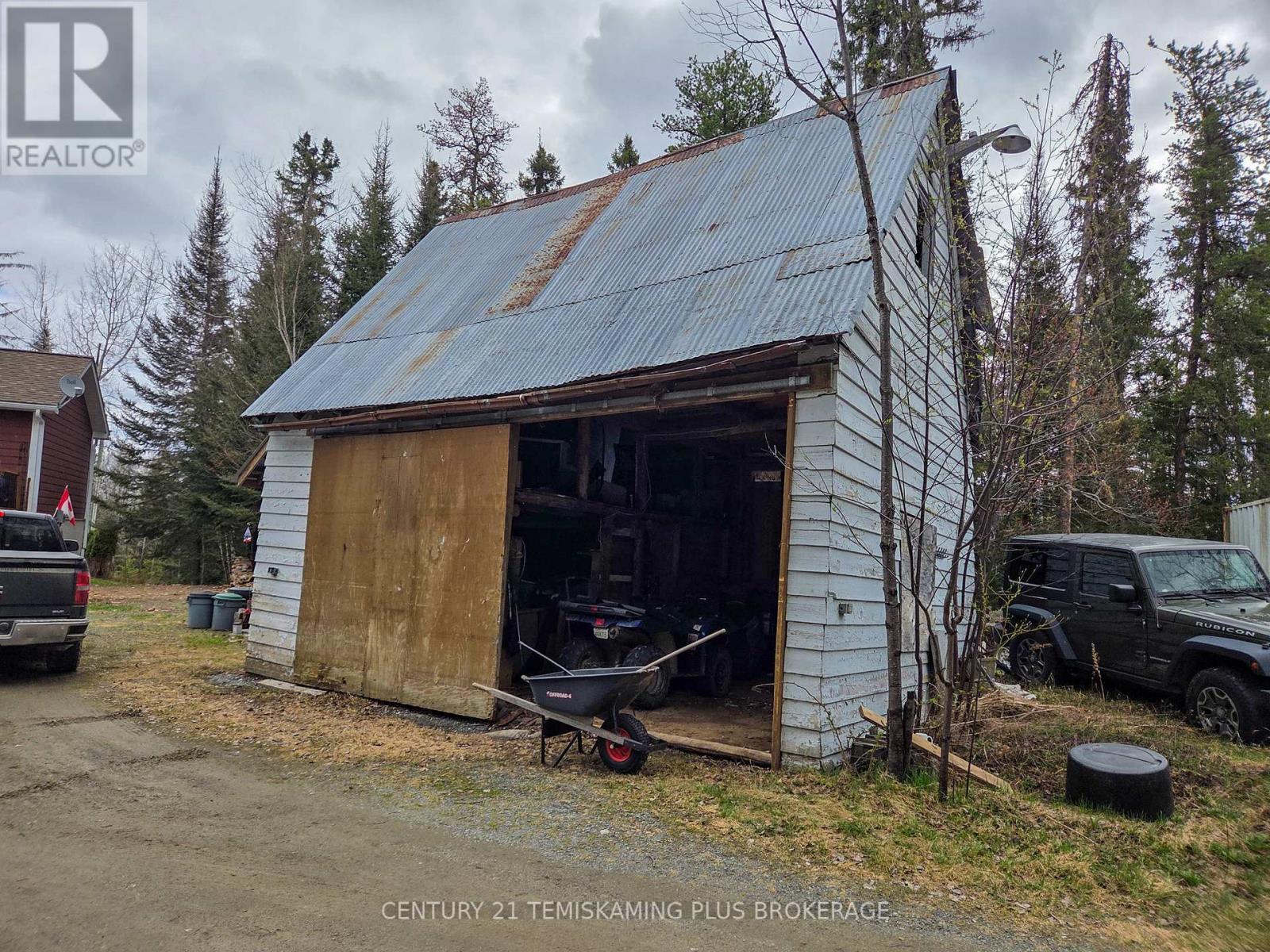 488011 CHAMBERLAIN 6 ROAD - 35