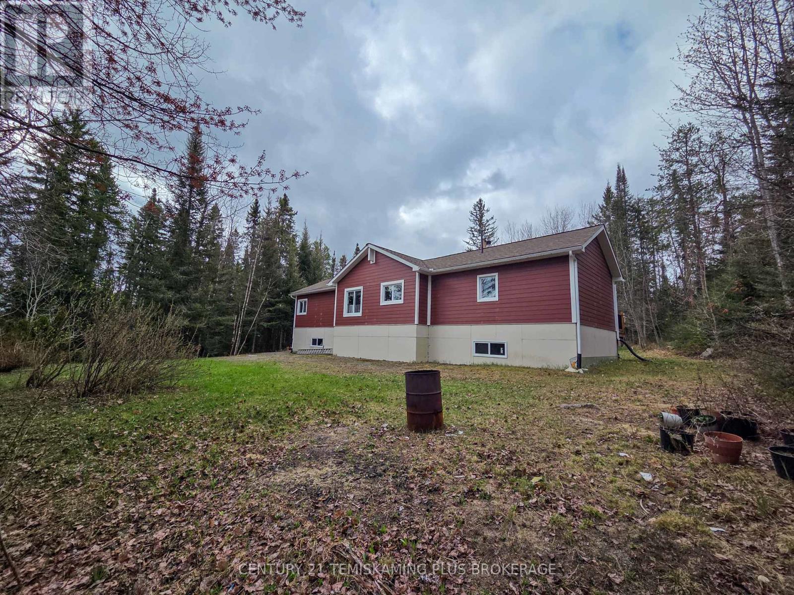 488011 CHAMBERLAIN 6 ROAD - 39