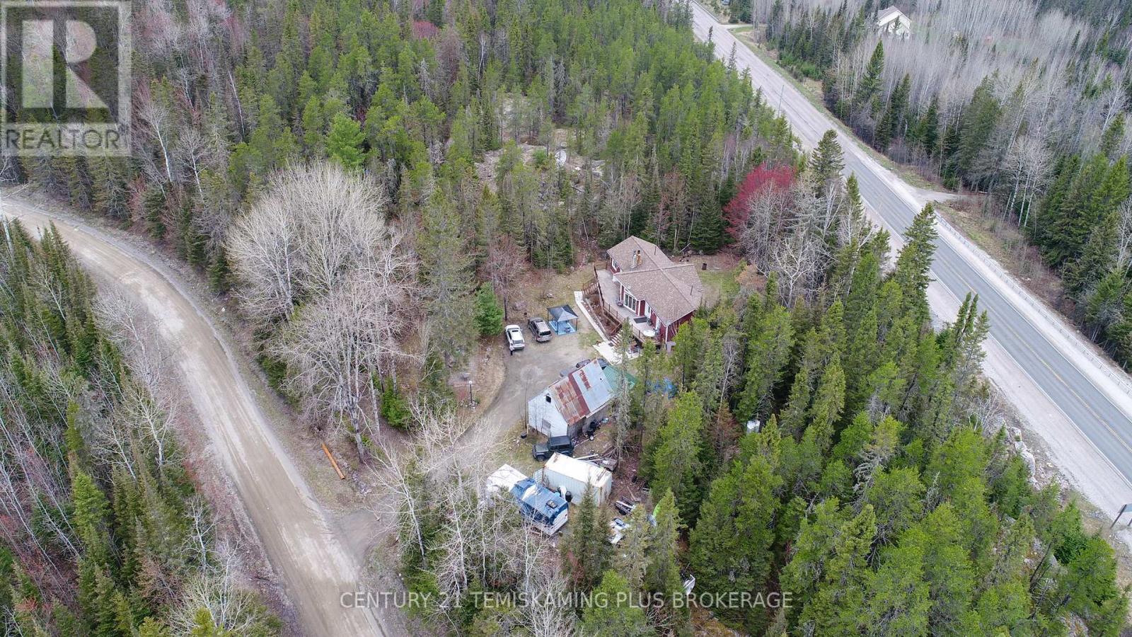488011 CHAMBERLAIN 6 ROAD - 41