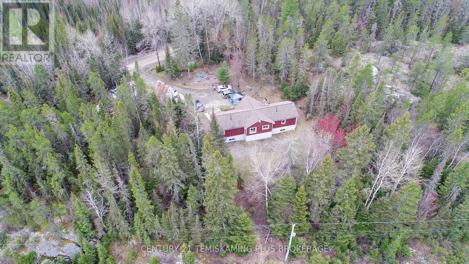 488011 CHAMBERLAIN 6 ROAD - 43