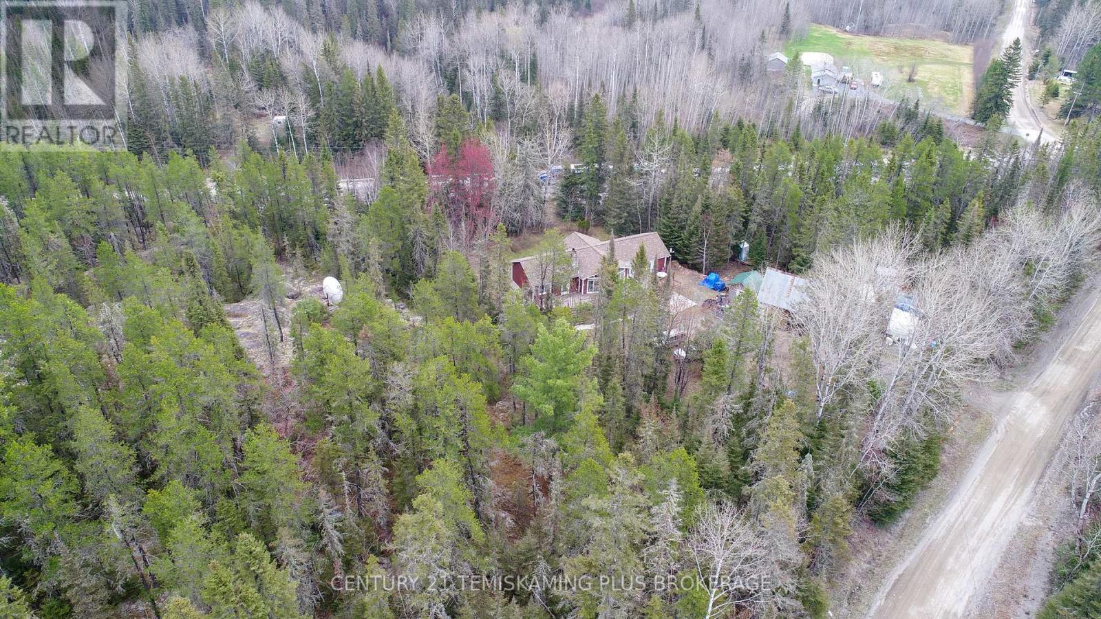 488011 CHAMBERLAIN 6 ROAD - 46
