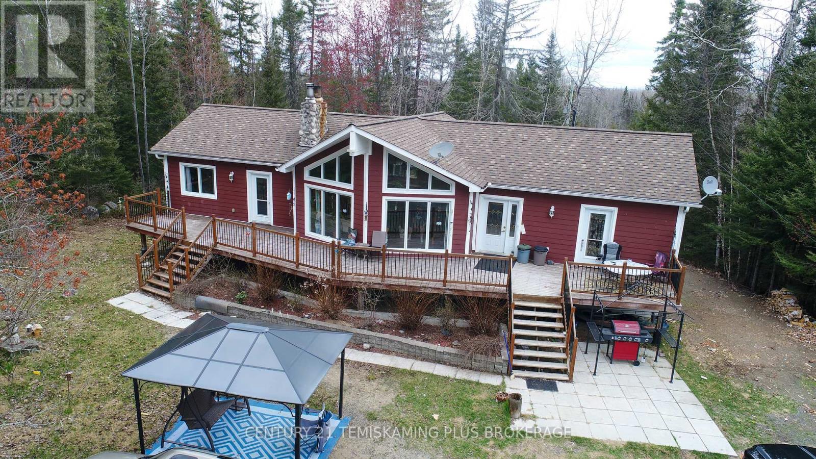 488011 CHAMBERLAIN 6 ROAD - 48